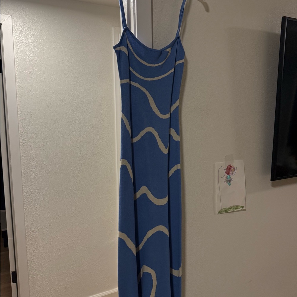 Commense Blue and Cream Wave Midi Dress